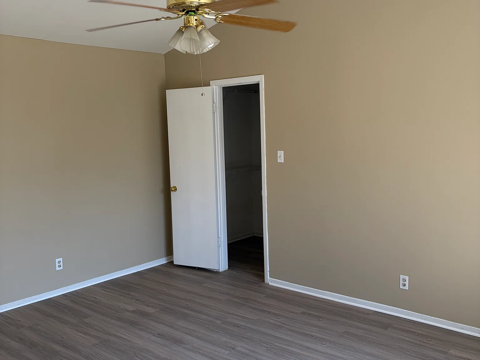 806 Todd Circle — Photo 4