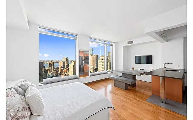 Rented by Douglas Elliman | media 19