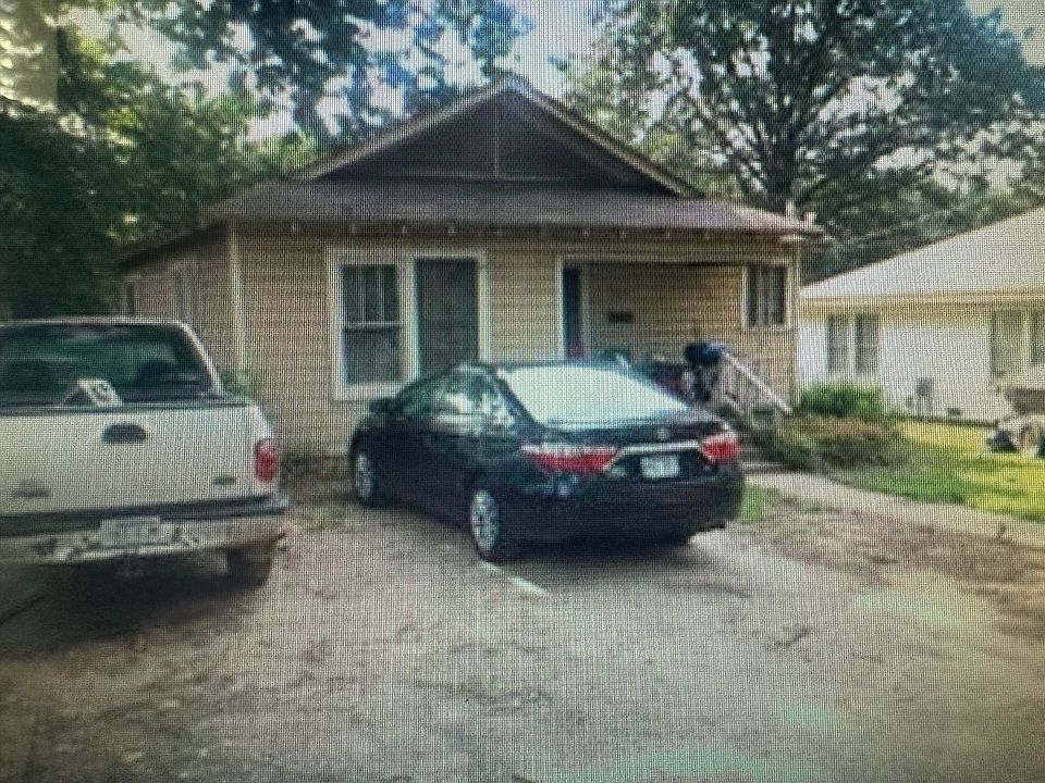 1st image of 825 Lincoln St