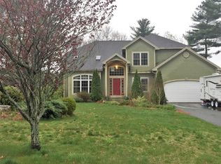 40 Beaver Dam Rd, Acushnet, MA 02743
