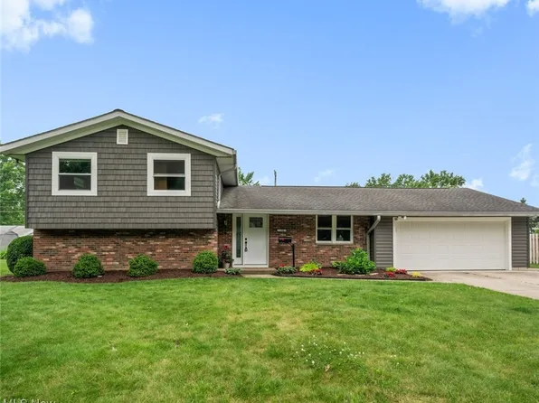 180 Ashwood Dr, Avon Lake, OH 44012