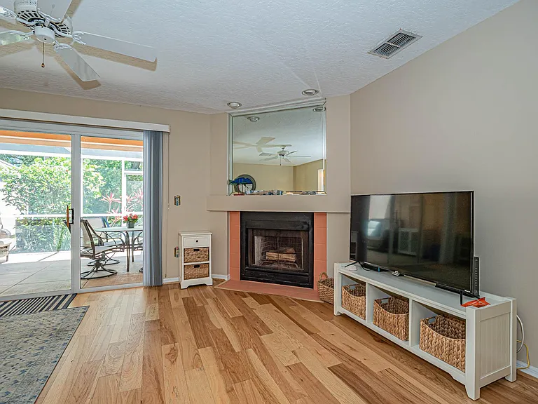1506 Coral Oak Ln #1303 — Photo 3