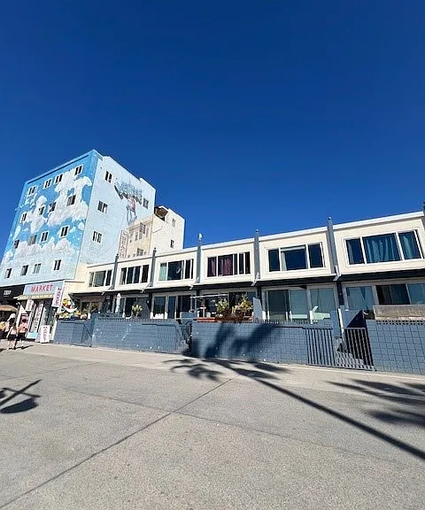 Beach House Apartments — Photo 4