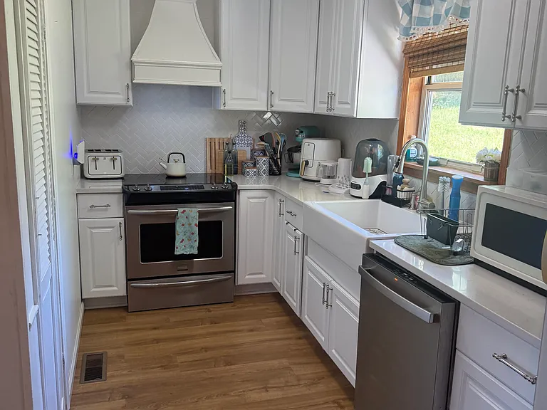 12335 Reedy Creek Rd — Photo 2