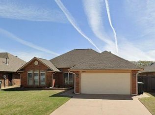 200 Remington Ave, Midwest City, OK 73130