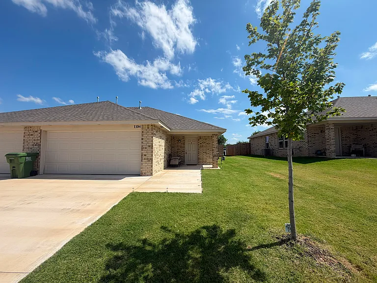 1104 Ashton Ln — Photo 21