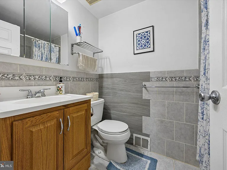 805 Selma St — Photo 20