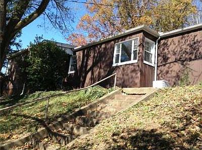2nd image of 213 Sutherland Dr