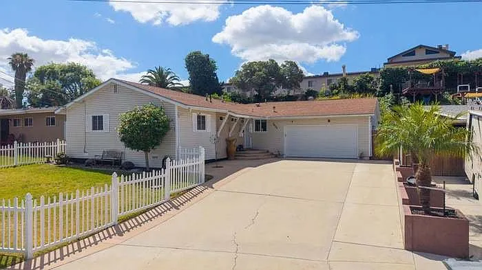 7907 Longdale Dr — Photo 10