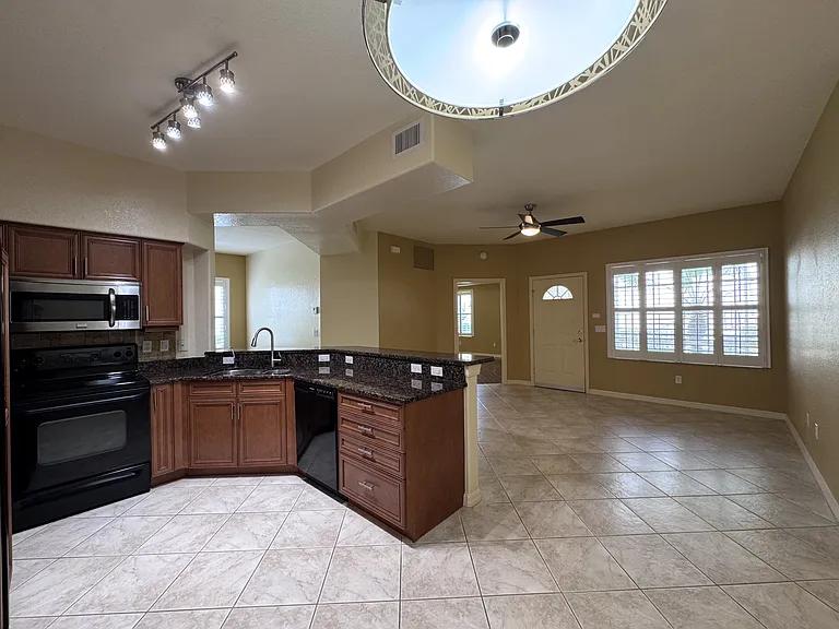 600 Mirabella Cir #104-238 — Photo 10