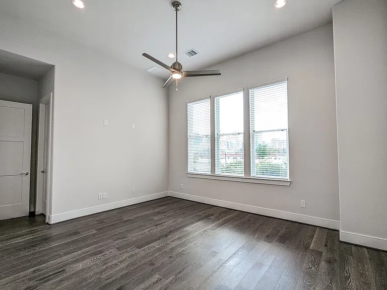 2414 Canal St #E — Photo 22