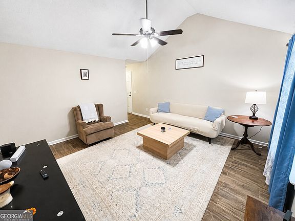 4th image of 7235 Hummingbird Ln