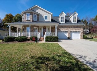 3240 Grandview Club Rd, Pfafftown, NC 27040