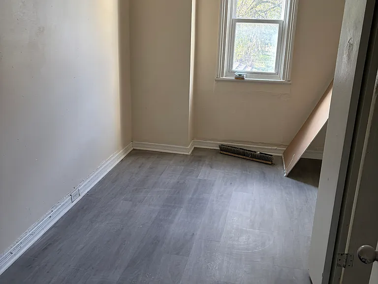 312 Hill St — Photo 13