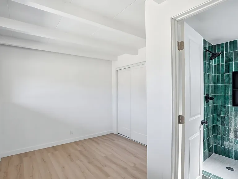247 E Branch St — Photo 3