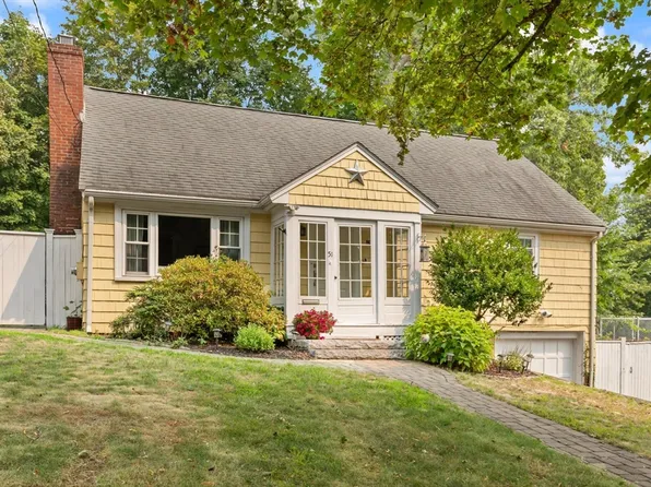 51 Brunswick Park, Melrose, MA 02176