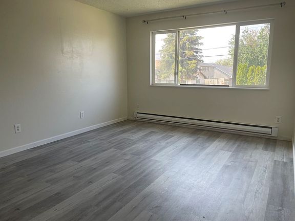 3rd image of 1011 N Devon Ave #11