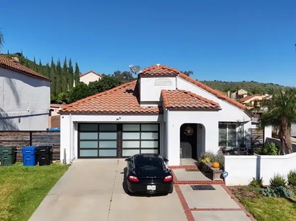 1 Oak Cliff Dr, Pomona, CA 91766