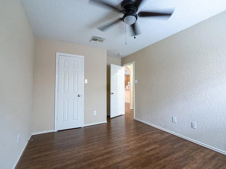 11219 Overland Trail Dr — Photo 20