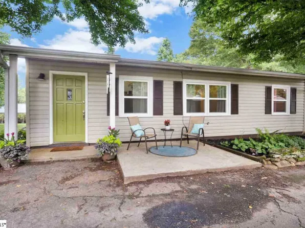 14 Paris View Dr #8, Travelers Rest, SC 29690
