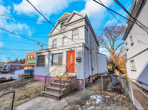 1052 McLean Avenue, Yonkers, NY 10704