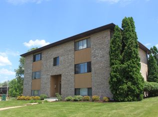 301 Lilac Ln APT 5, Elgin, IL 60123