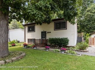 5983 Cypress St, Haslett, MI 48840
