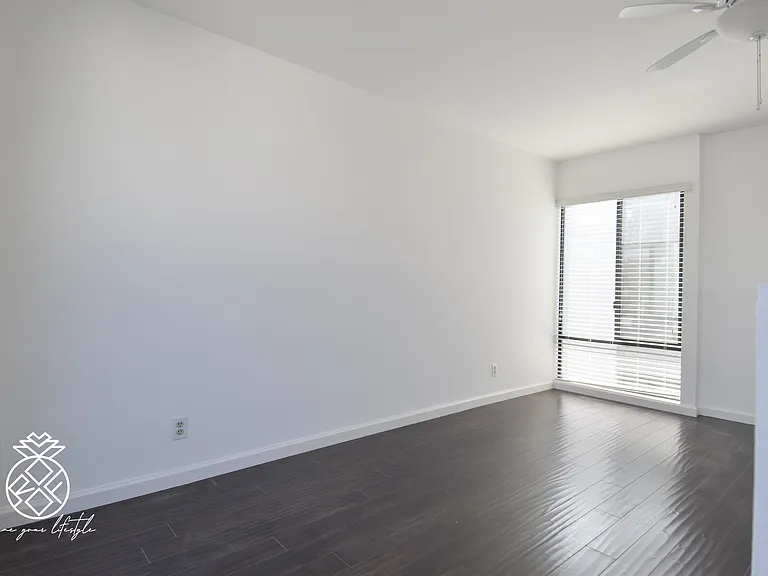 1727 Glendon Ave #208 — Photo 8