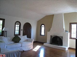 3rd image of 601 N Bronson Ave