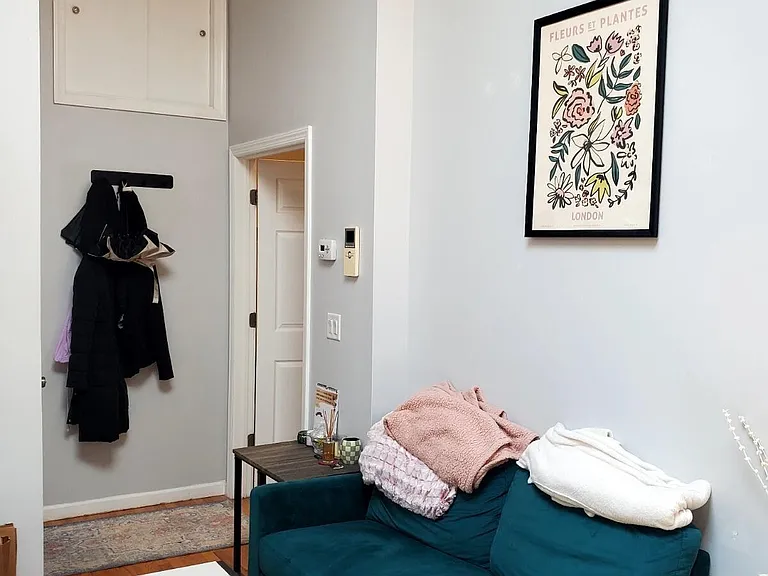 216 Hudson St #4R — Photo 2