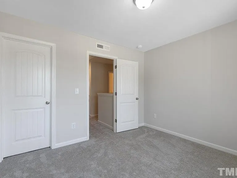 145 Roebuck Ln — Photo 8