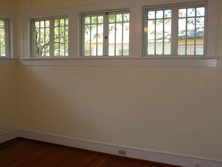 115 Robinson St — Photo 21