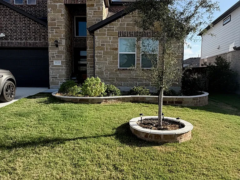 15220 Holloway Dr — Photo 2