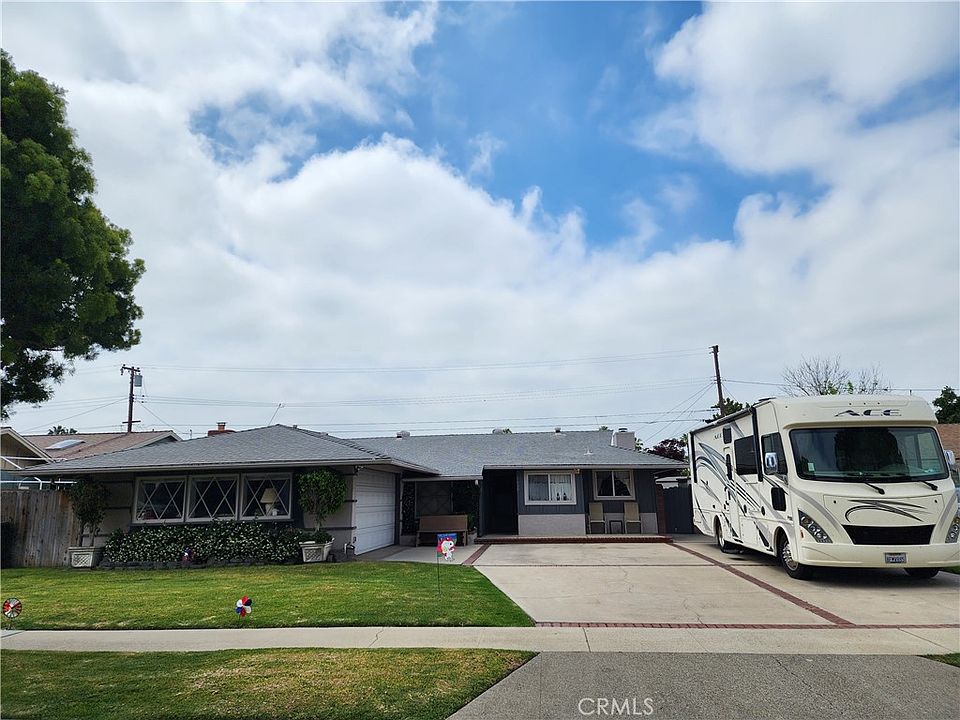 1st image of 7940 Goldenrod Cir