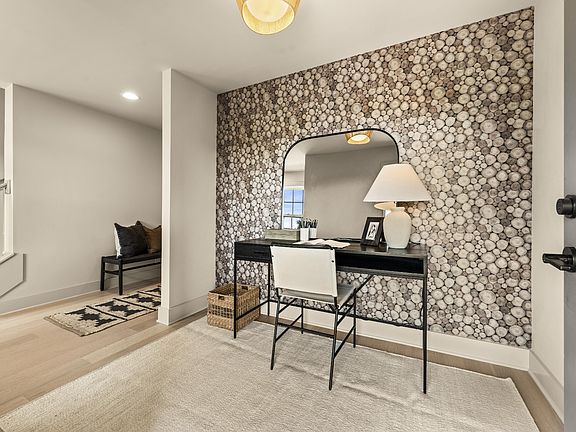 3rd image of 400 Hudson Way