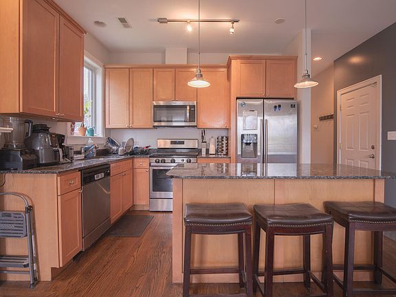 4th image of 3938 S Wells St #2