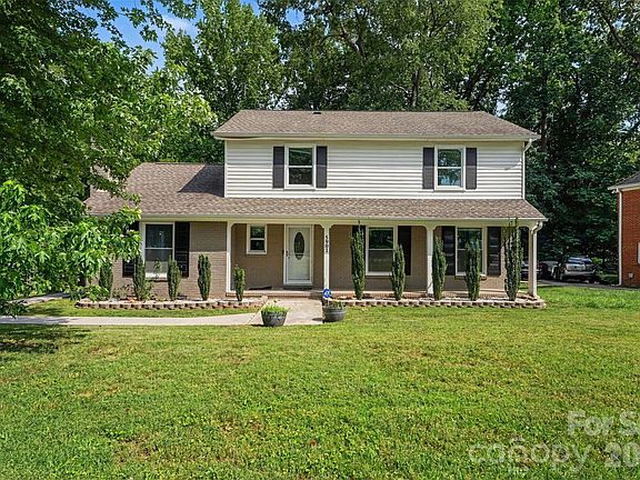 2nd image of 5901 Idlebrook Dr