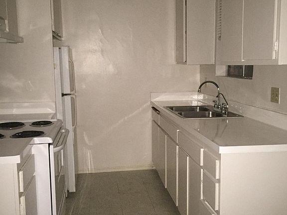 5th image of 509 S Hobart Blvd APT 105