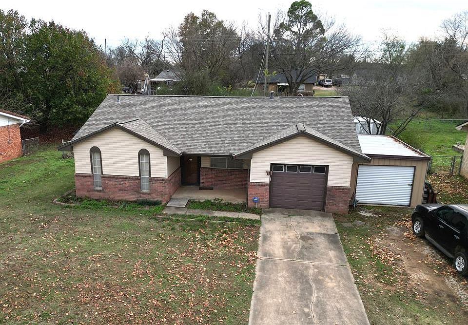 1st image of 207 Brent St
