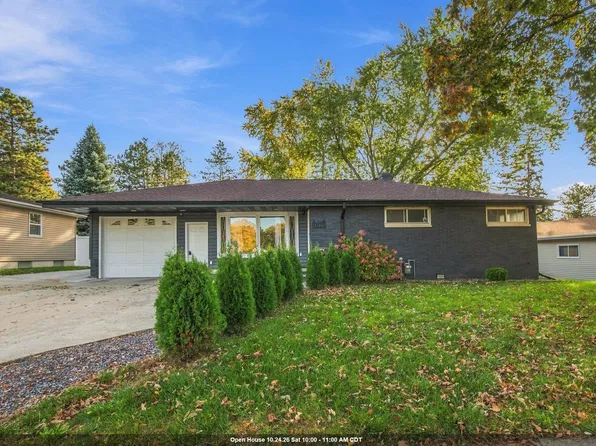 1926 Debra Ln, Green Bay, WI 54302