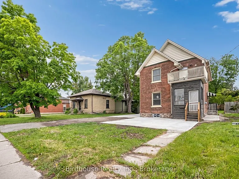 108 Lindsay St S — Photo 10