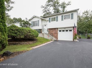 227 Riverside Dr, Bolingbrook, IL 60440