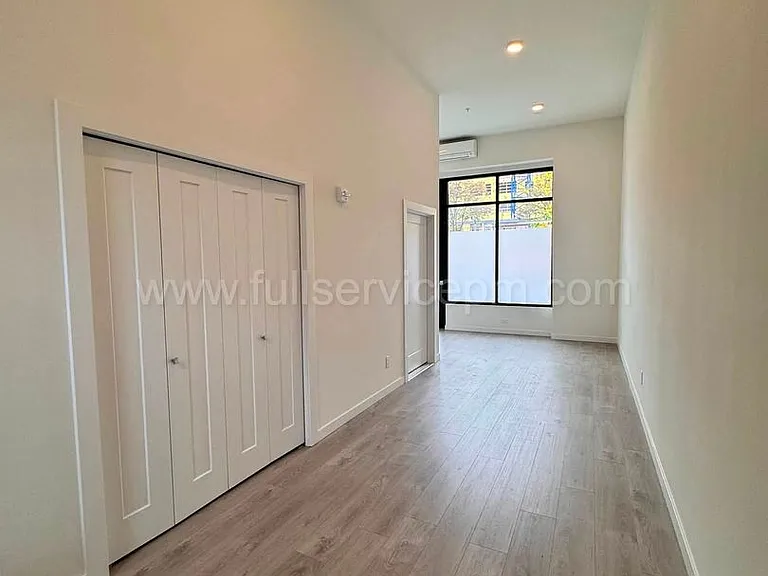 11208 Pinehurst Way NE — Photo 4
