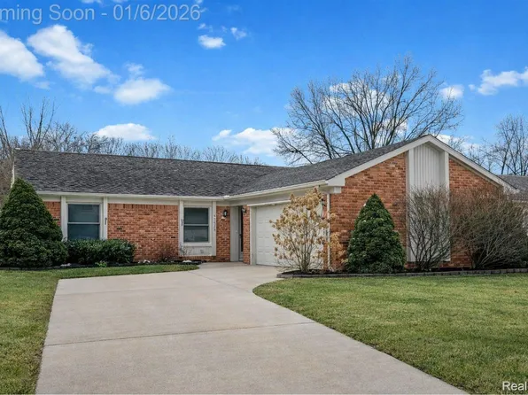 43529 Oakbrook Rd, Canton, MI 48187