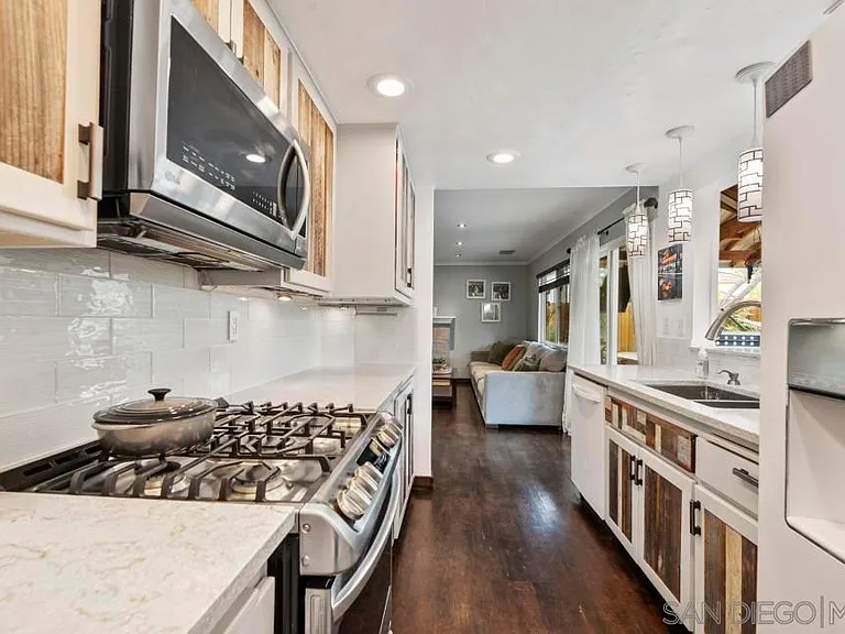11205 Candleberry Ct — Photo 14
