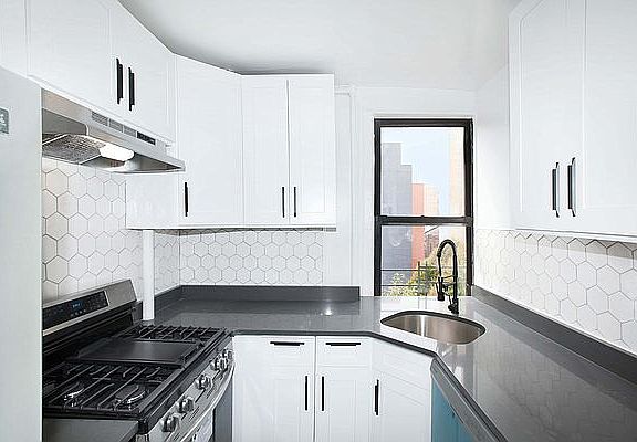 5th image of 301 W 154th St #8