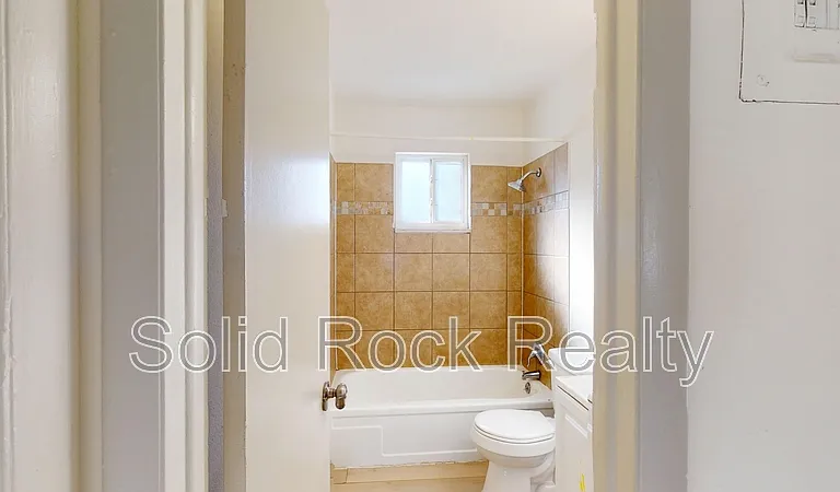 1411 S Corona Ave #9 — Photo 9
