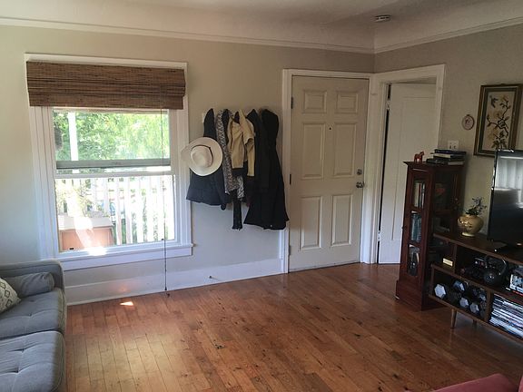 3rd image of 2816 Avenel St