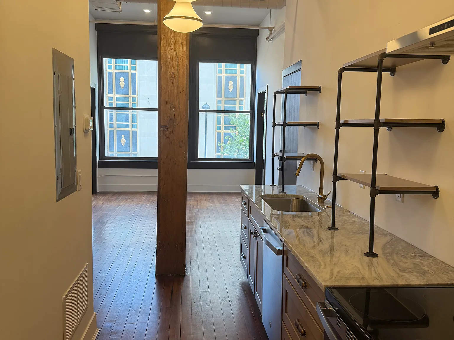 607 Main St — Photo 3