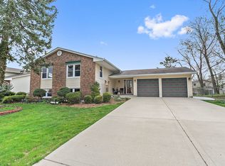 1477 Worden Way, Elk Grove Village, IL 60007